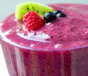 IMAGES Wednesday Weight blog series - A healthy life - Kiwi berry organic smoothie.jpg